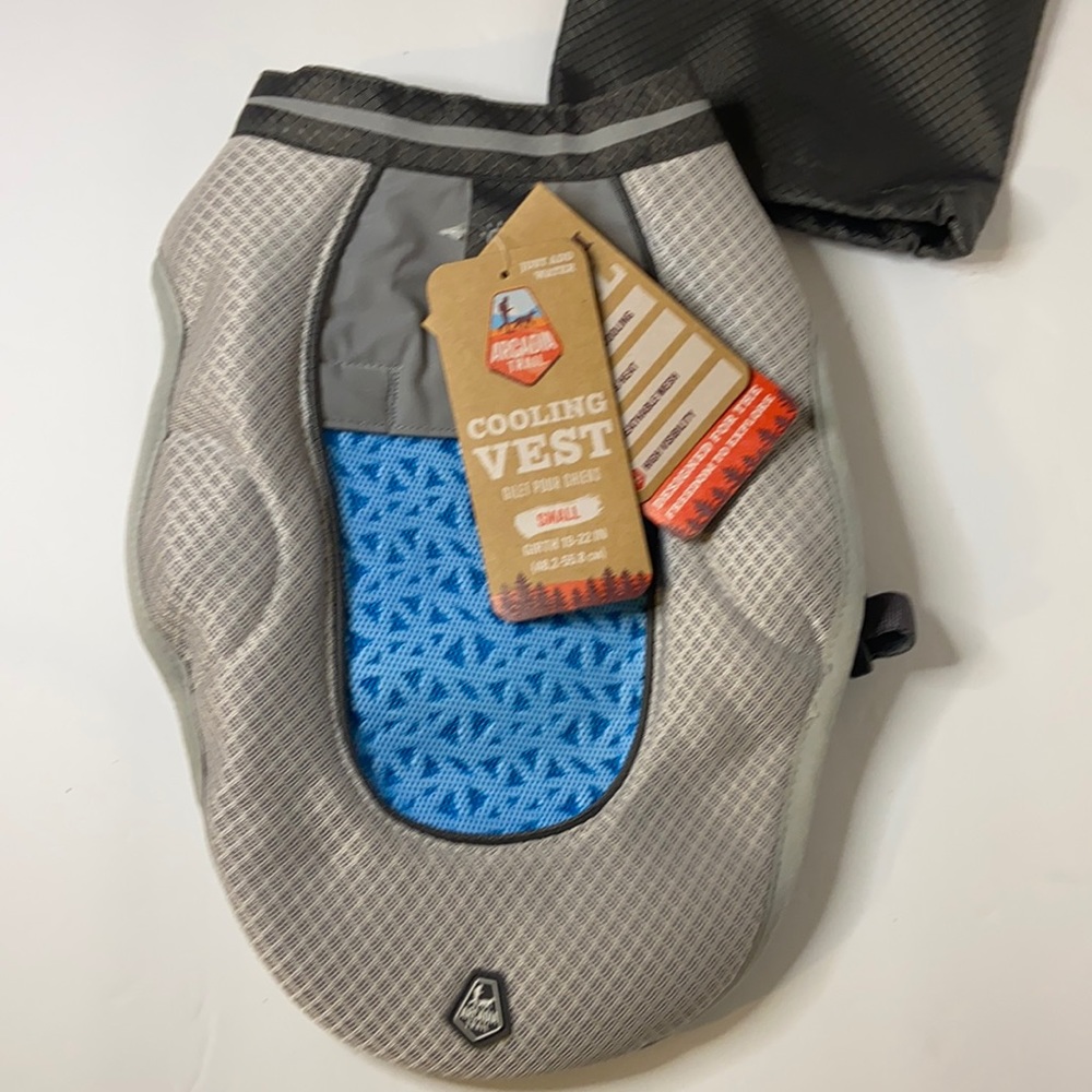 Arcadia Trail cooling vest for dogs. Hiking size Small NWT